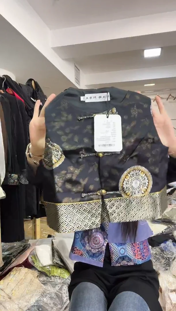 马甲       S码         95斤