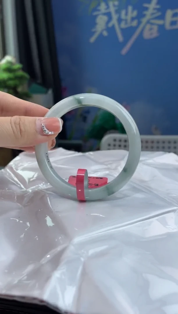 翡翠手镯未镶嵌24  翡翠手镯