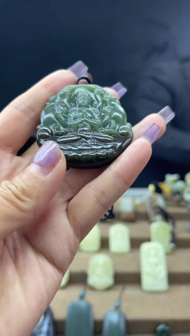颈饰未镶嵌和田玉1