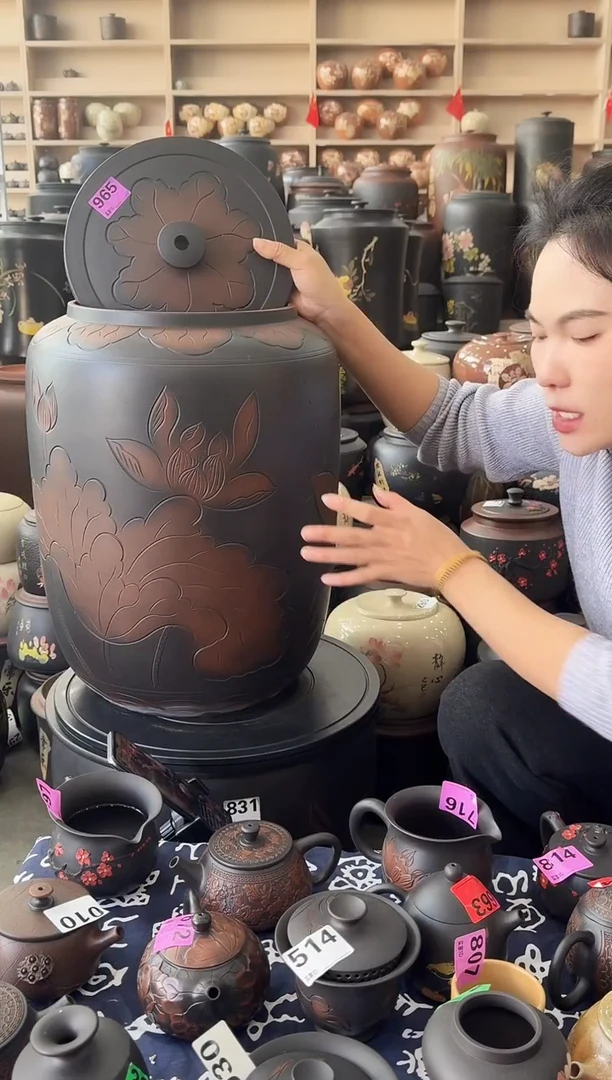 罐瑕疵水缸36升荷花 965