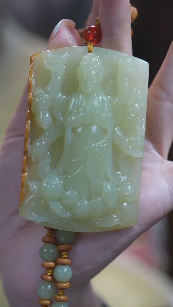 颈饰未镶嵌和田玉千手观音