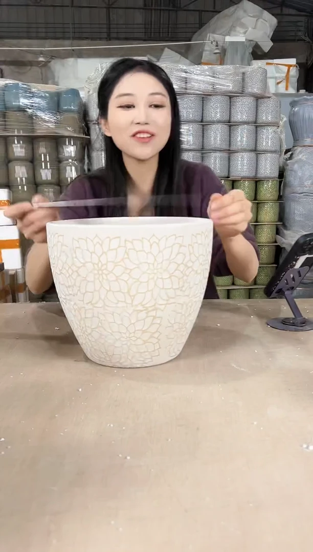 【闪购商品】陶瓷橄榄缩点花大号25x21
