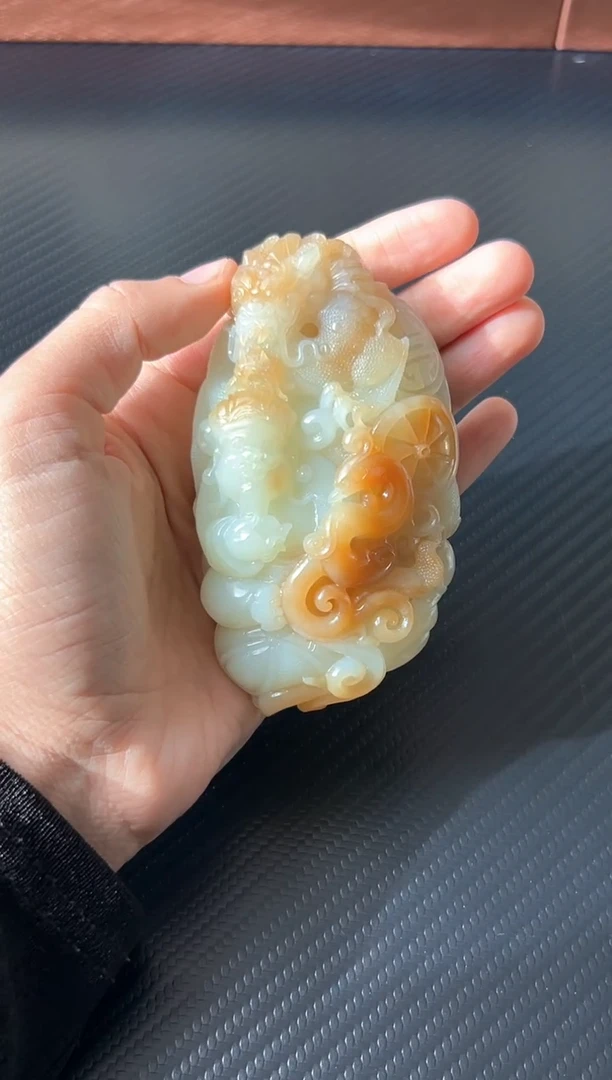 吊坠(不含链)未镶嵌和田玉若羌微色差把件