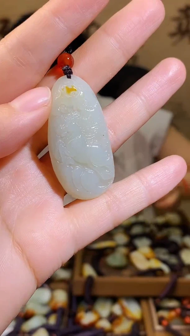 和田玉未镶嵌颈饰1
