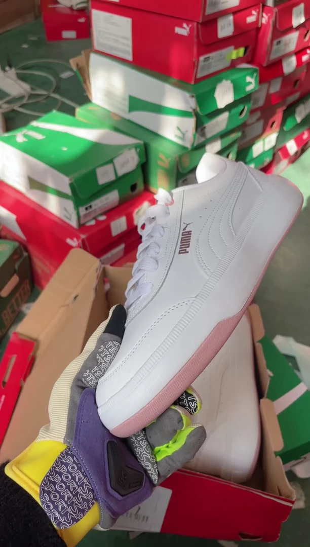 彪马时尚休闲运动鞋39M  EE22