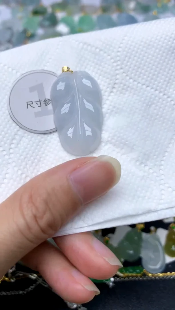 颈饰18K金镶嵌翡翠天然A货翡翠