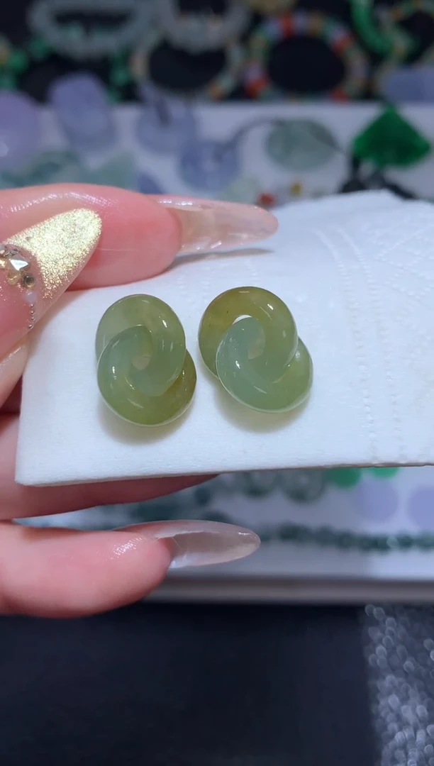 未镶嵌定制翡翠环环相扣