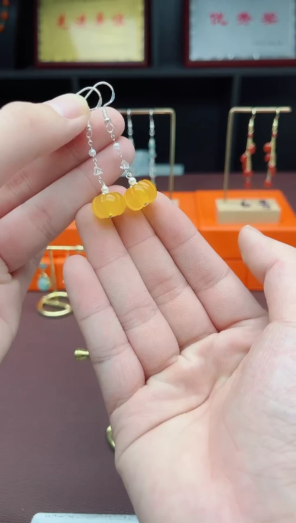 未镶嵌耳钉玛瑙/玉髓W06