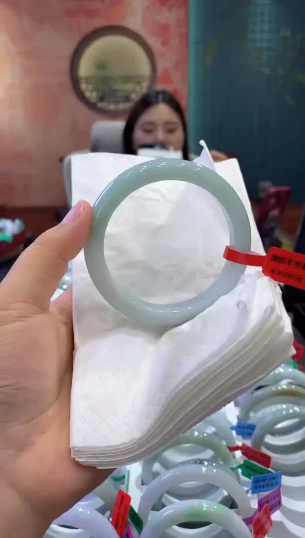 翡翠手镯未镶嵌多人0009326