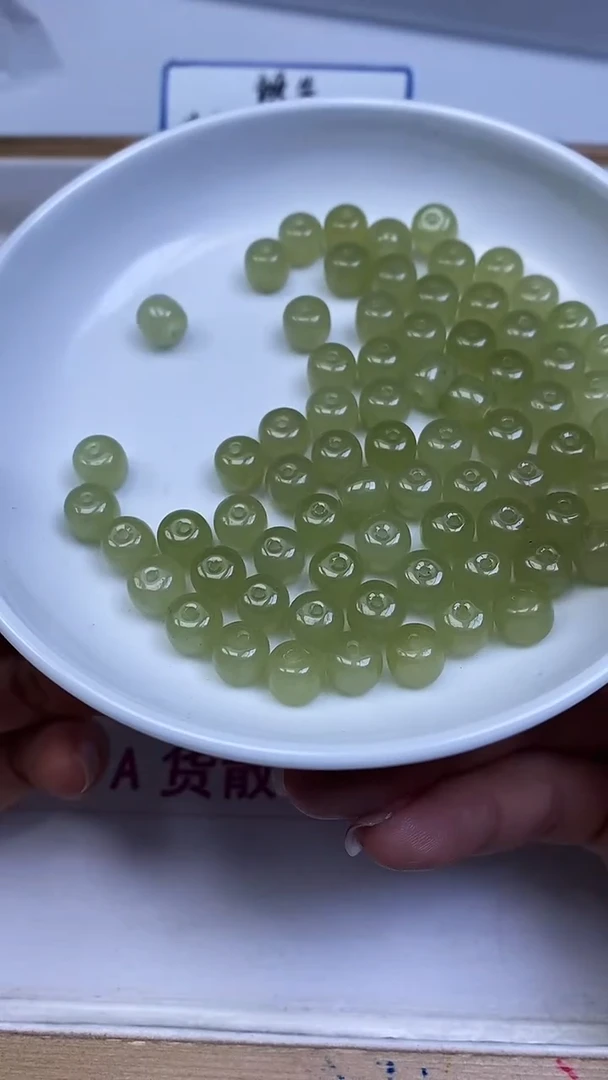 未镶嵌散珠石英质玉D820 冰 晴老型7*8mm25颗9.8元