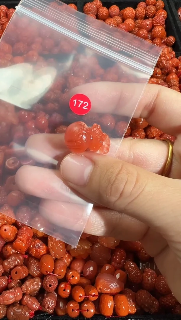 颈饰未镶嵌南红玛瑙1