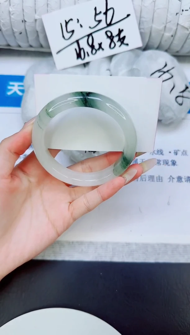 未镶嵌手镯石英质玉176/60