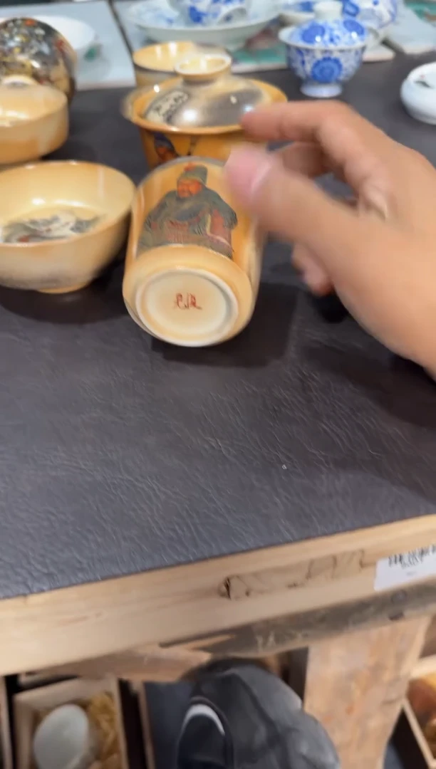 以笔为心，以瓷为纸。