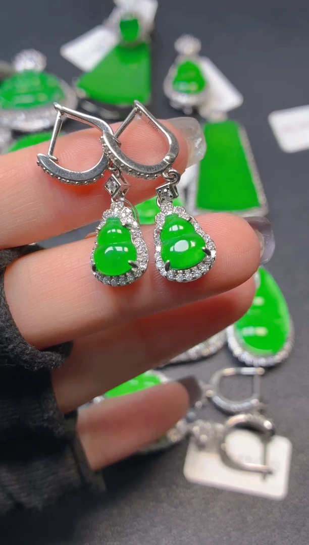 银S925镶嵌翡翠耳饰1