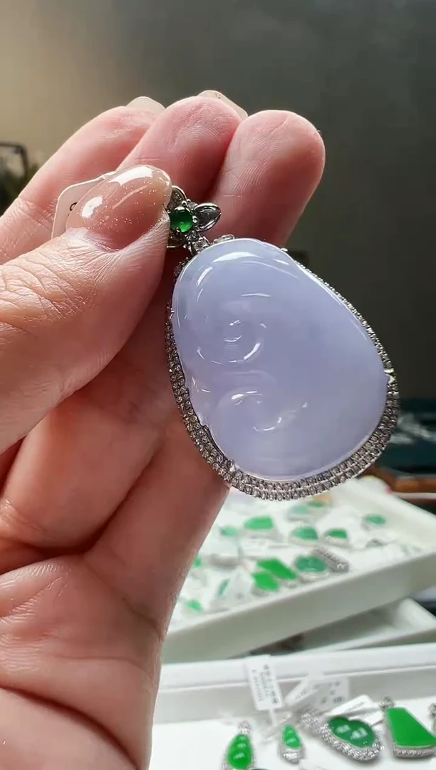 颈饰18K金镶嵌翡翠KHY1025-028