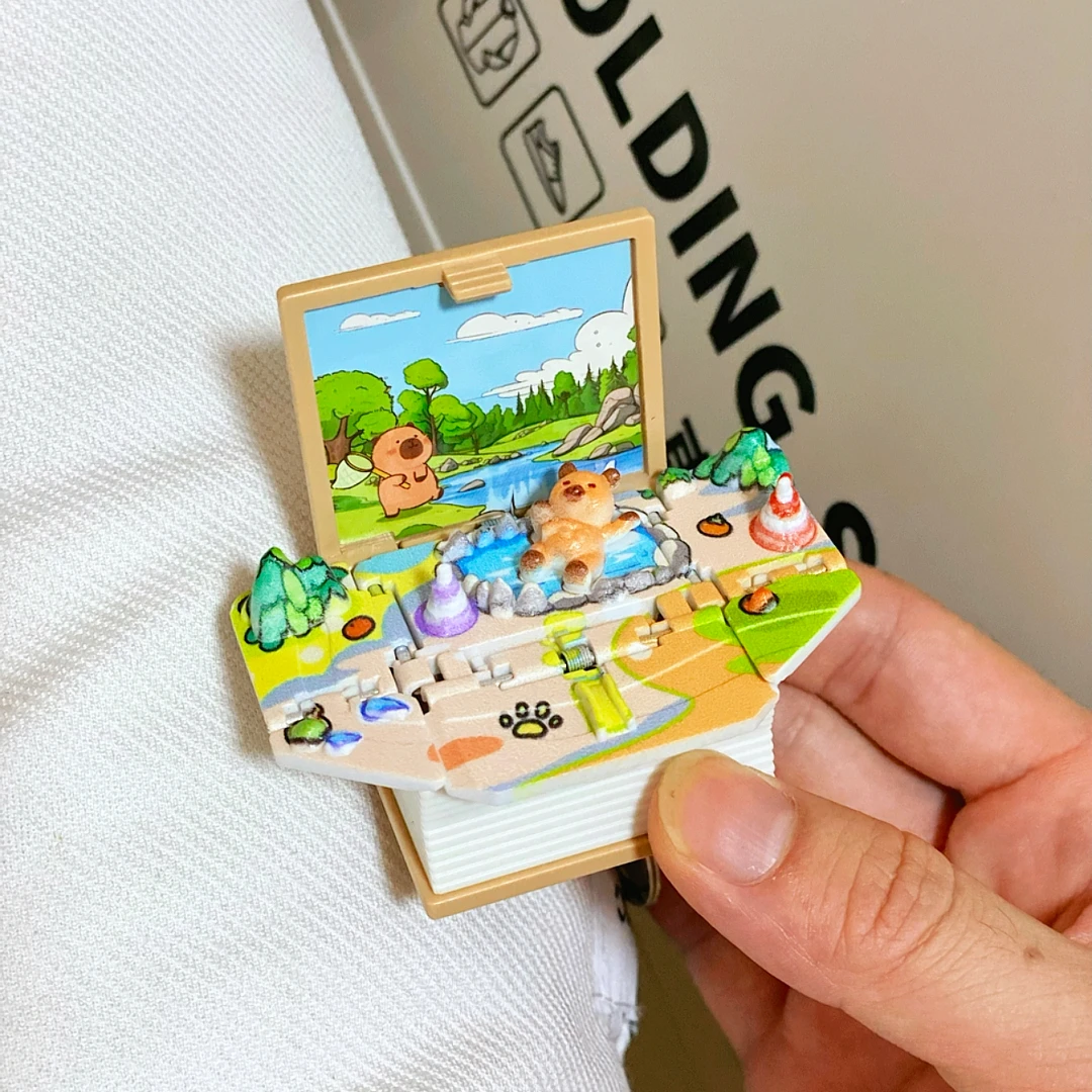 3D立体书本卡皮巴拉折叠弹爆书钥匙扣挂件儿童玩具生日礼物女生