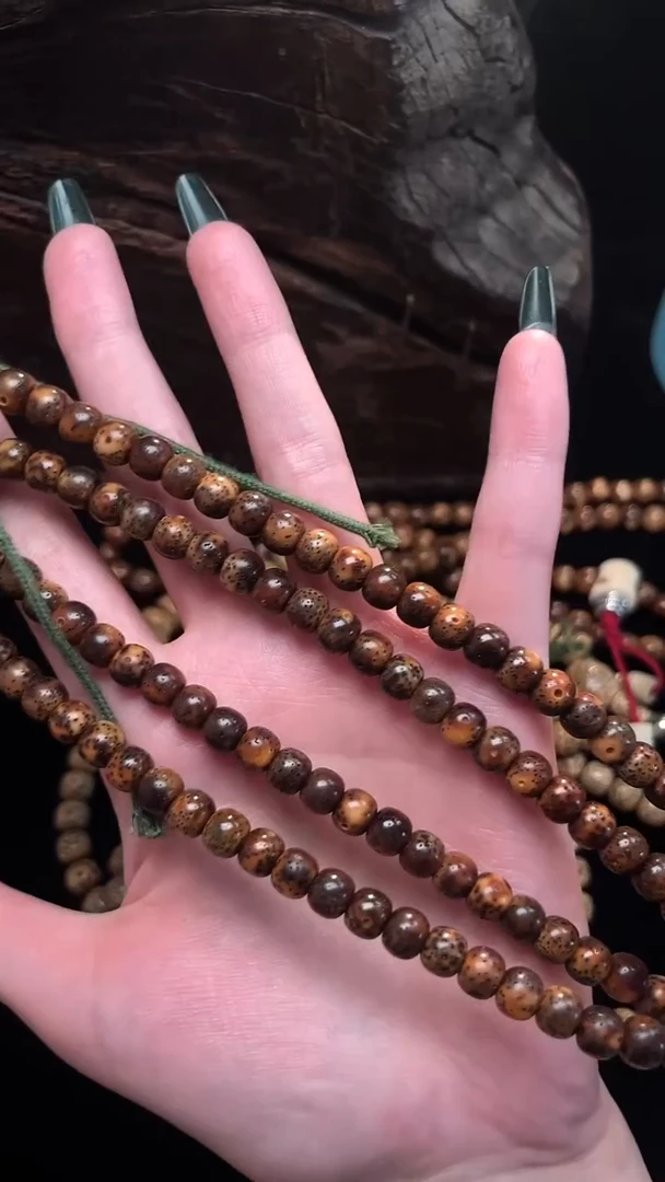 吊坠星月菩提精工级中珀（深）绿皮桶珠长串（B）