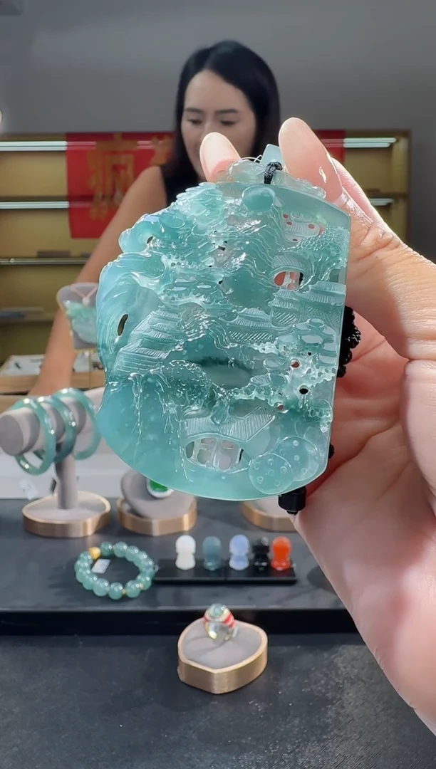 翡翠未镶嵌吊坠(不含链)纯天然A货翡翠山水牌（多样性发其一）