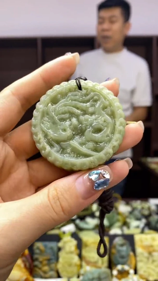 未镶嵌岫玉挂件