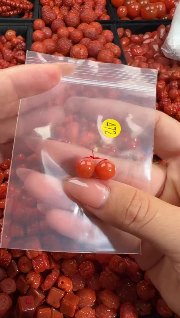 南红玛瑙未镶嵌颈饰1