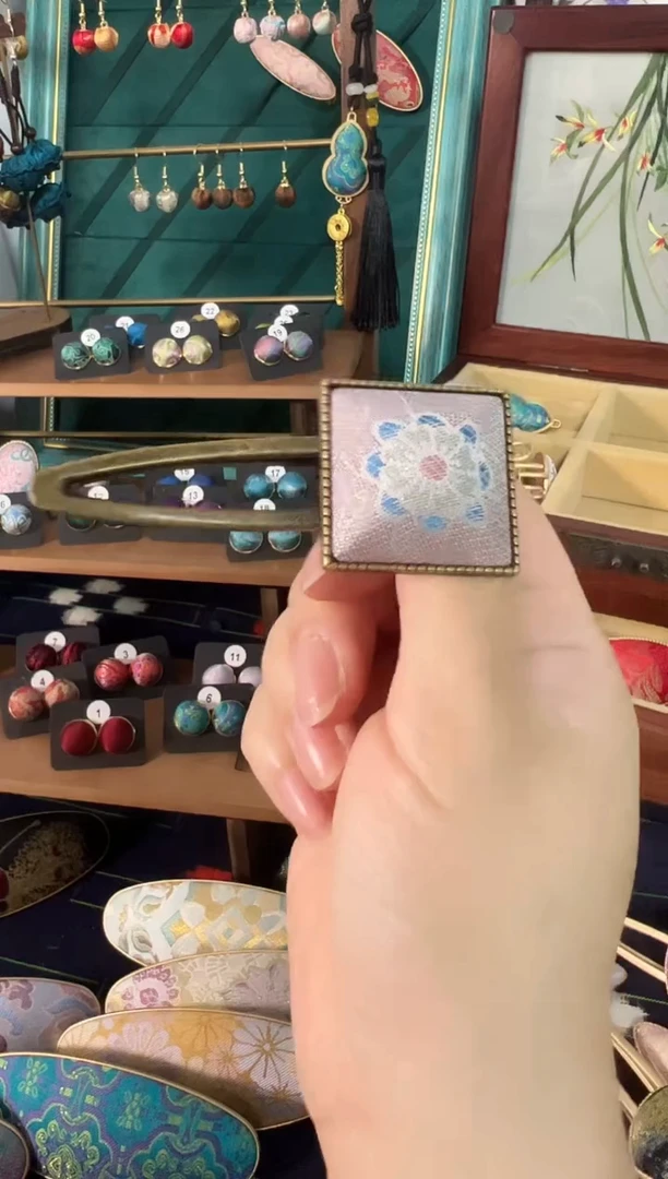 【闪购商品】【一物一拍初五发】异色萝方形鸭嘴夹