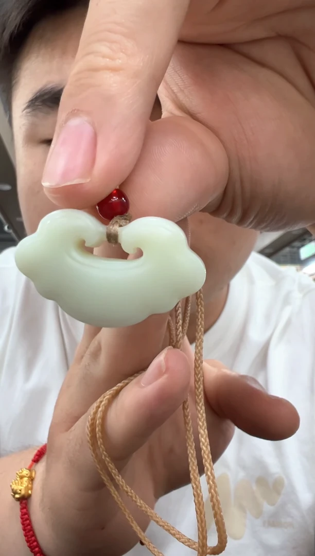 和田玉未镶嵌颈饰玉坠