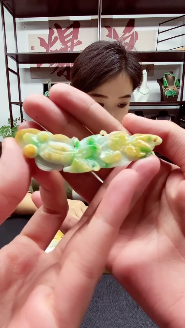 翡翠未镶嵌颈饰翡翠吊坠