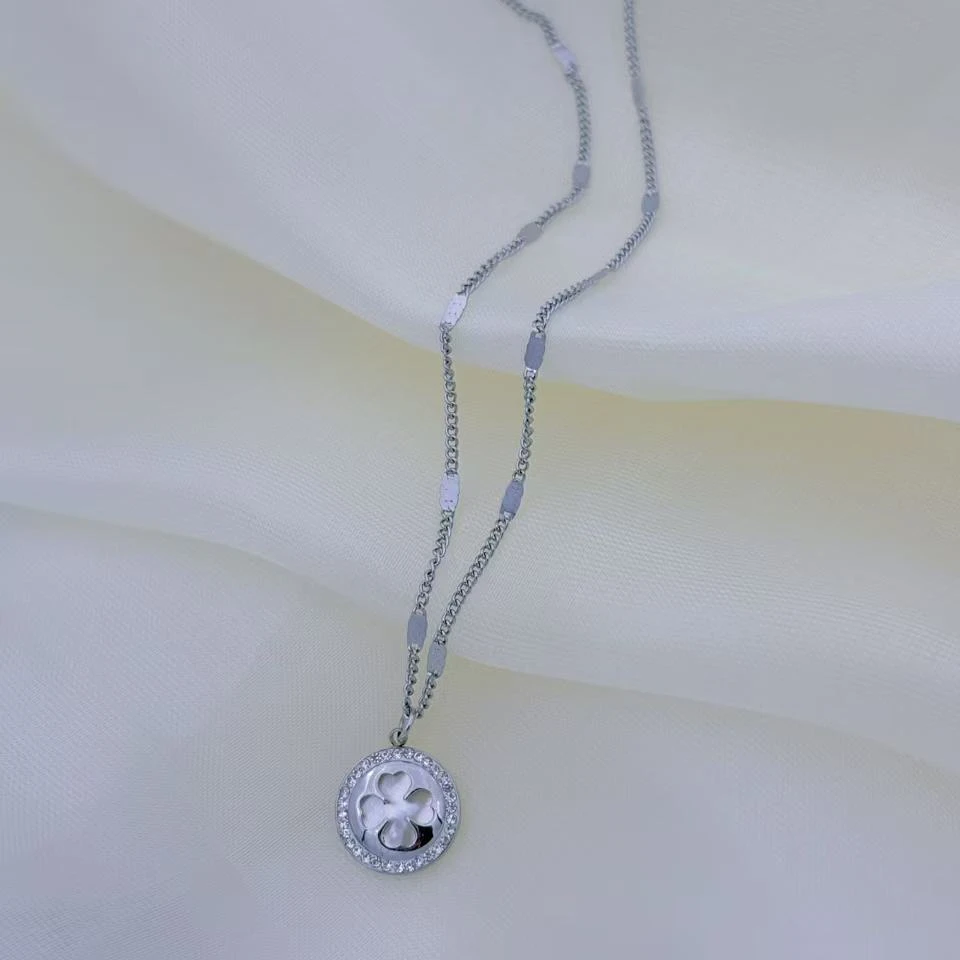 钛钢项链 【Kiss娜】钛钢3126时尚钢色满镶贝贝镂空花朵项链