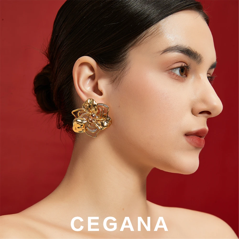 铜合金合成锆石耳饰  CEGANA【格调】金色镂空花朵耳饰法式复古春夏