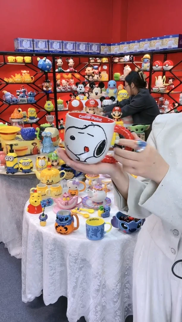 【闪购商品】1@@史努比红色手柄陶瓷杯