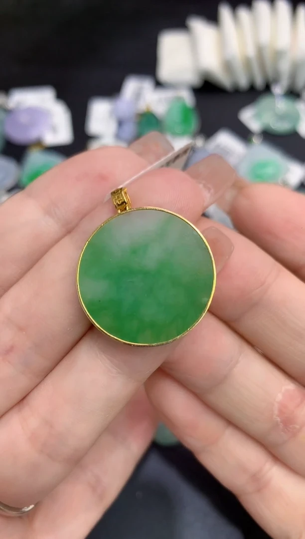 吊坠(不含链)18K金镶嵌翡翠111111111