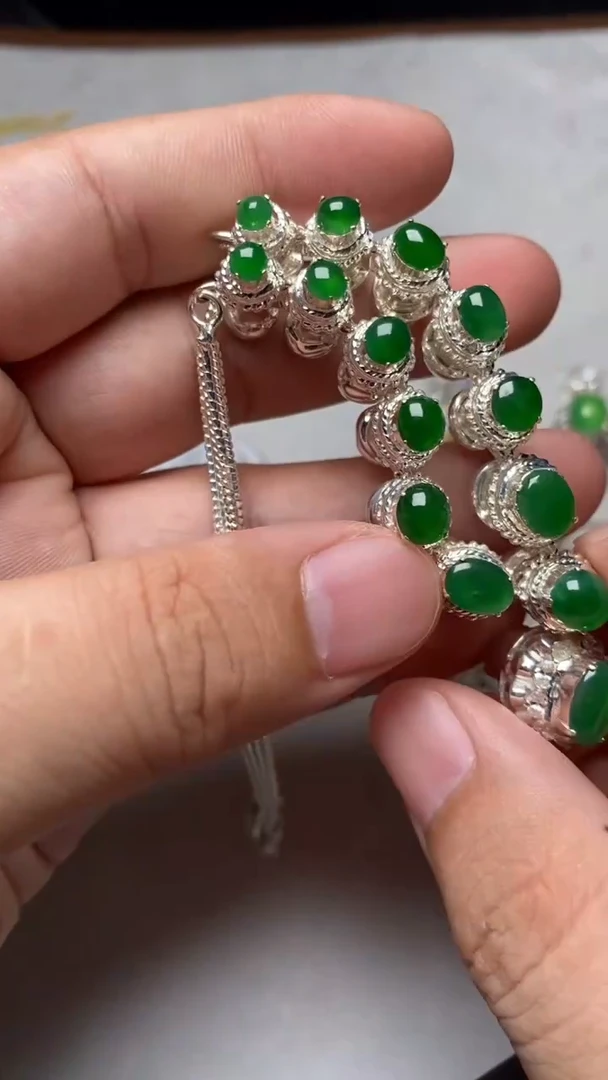 未镶嵌定制翡翠流*、天然缅甸翡翠A货