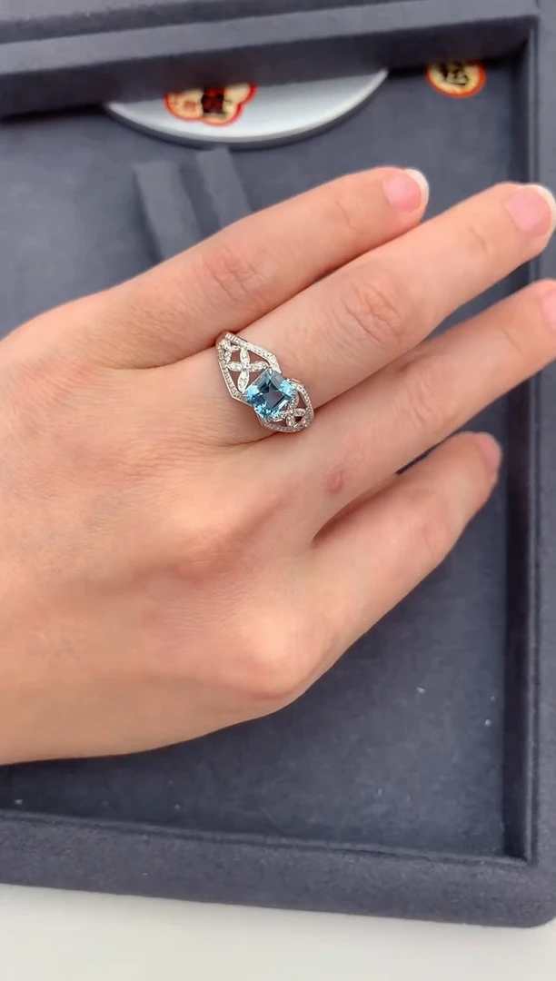 【闪购商品】海蓝宝石戒指18K金镶嵌1ct海蓝宝戒指