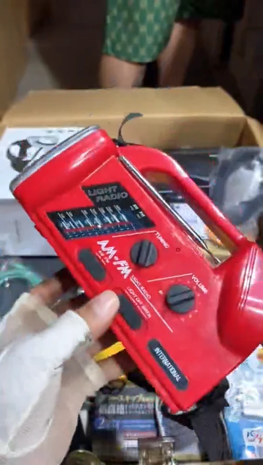 8新中****醒659中古商品，瑕疵品，不保好坏。