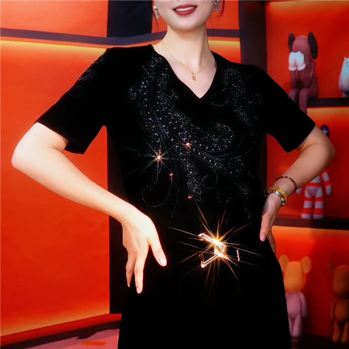 【凤凰花】V领夏季气质黑色短袖宽松显瘦轻奢百搭烫钻t恤女