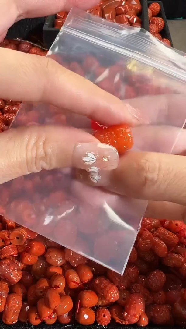 颈饰未镶嵌南红玛瑙1