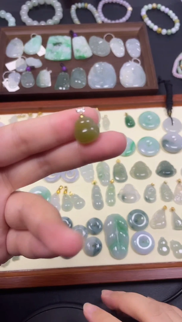 吊坠(不含链)18K金镶嵌翡翠冰黄葫芦