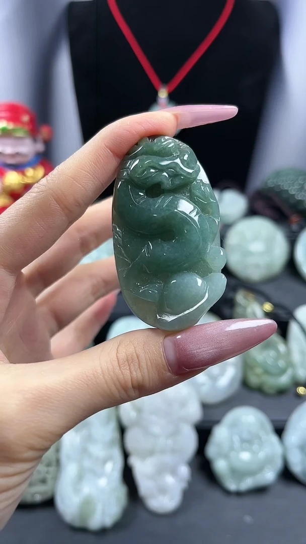 【闪购商品】翡翠颈饰未镶嵌龙牌