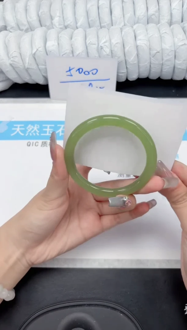 【闪购商品】石英质玉手镯未镶嵌74-58.2