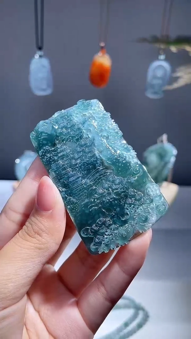 颈饰未镶嵌翡翠山水