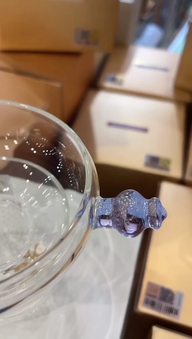 禾器奉珠透紫金。。。。。。。