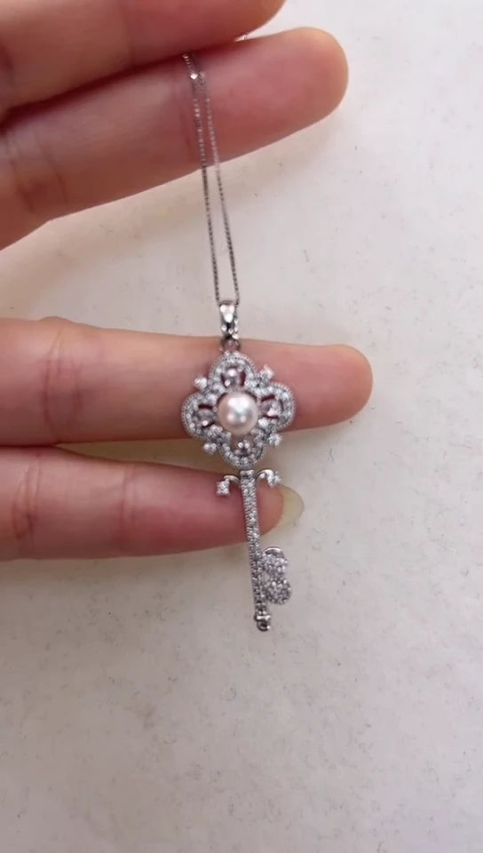 【闪购商品】淡水珍珠颈饰合金钥匙