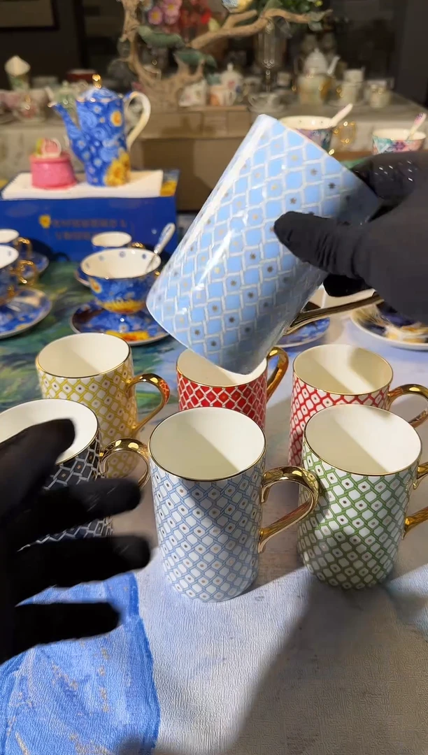 【闪购商品】瓷片骨瓷手绘描金可进微波炉洗碗机送小汤勺