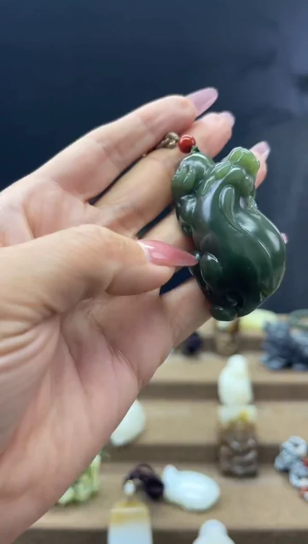 颈饰未镶嵌和田玉1