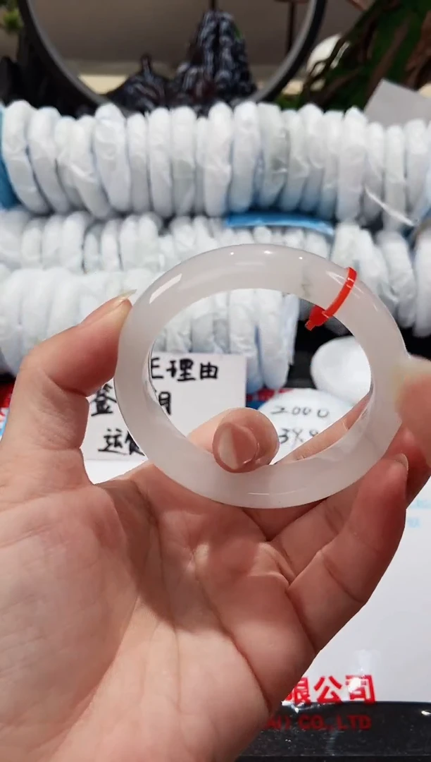 【闪购商品】石英质玉手镯未镶嵌69-56