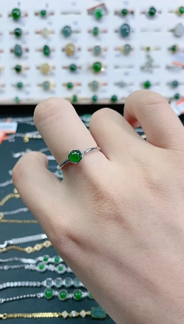 翡翠戒指银S925镶嵌天然翡翠