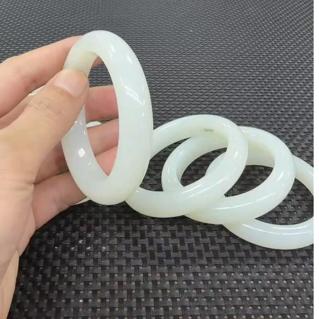 【老郑家】和田玉手镯一支 (多样性发1件)