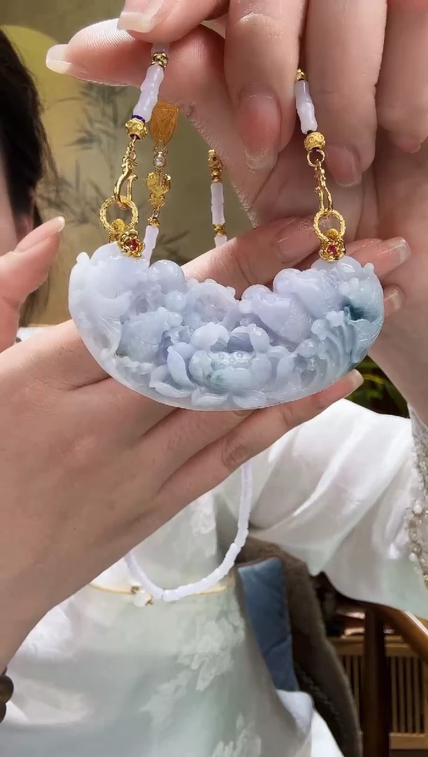 颈饰未镶嵌翡翠吊坠
