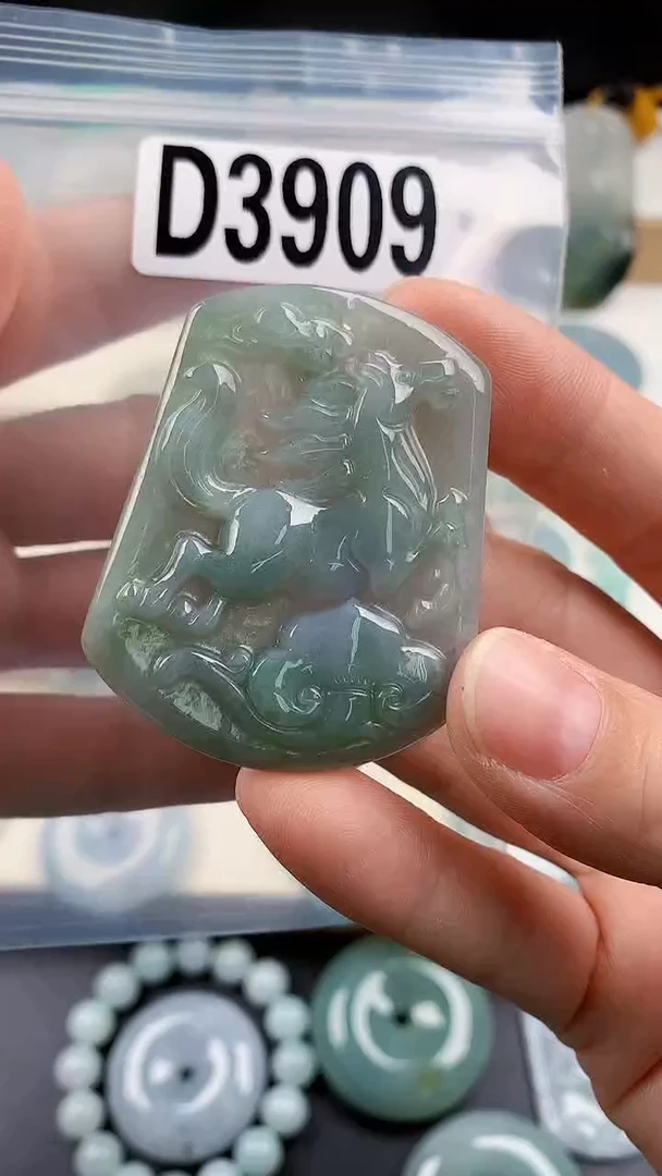 颈饰未镶嵌翡翠天然翡翠吊坠挂件