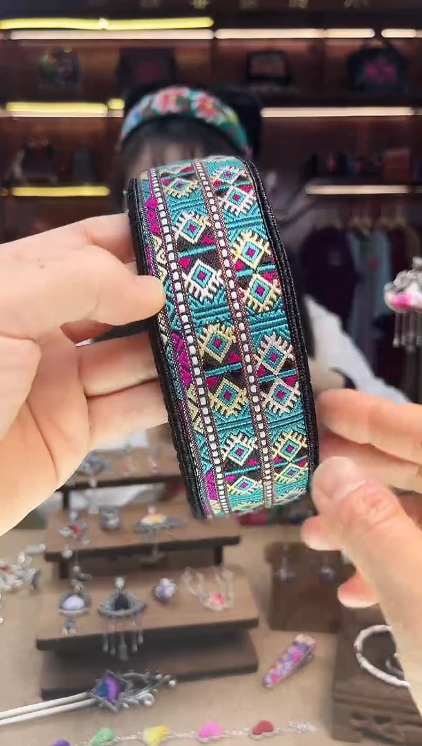 【闪购商品】织绣A06黔东南苗族刺绣